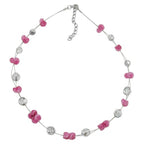 Kædetrådskæde med 12x7mm glasperler, antik pink og sølv, spejlet 42 cm.