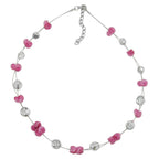 Kædetrådskæde med 12x7mm glasperler, antik pink og sølv, spejlet 42 cm.