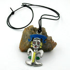 Kæde 50x27mm tin pendantfigur malet 110 cm