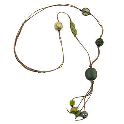 Halskæde 25mm Nugget Plastik khaki-oliven-skinnende snor olivenbrun 90cm