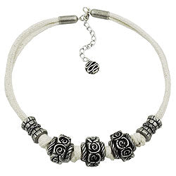 Halskæde i landhus-stil plastik rosenrulle gammel sølvsnor naturlig 40 cm