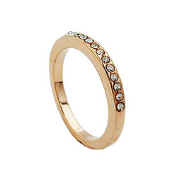 Ring 2,4 mm Smal ring dekoreret med glassten Guldbelagt ring størrelse 50