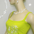 Kæde 18mm og 23mm Plastikskiver voksagtige hvide og hvide perler 45cm