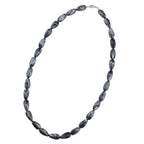 Halskæde 20x10mm Vinkel perle i plast grå-sølv-marmoreret skinnende 60 cm