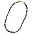Halskæde 20x10mm Vinkelperle i plast sort-guld-marmoreret skinnende 60cm