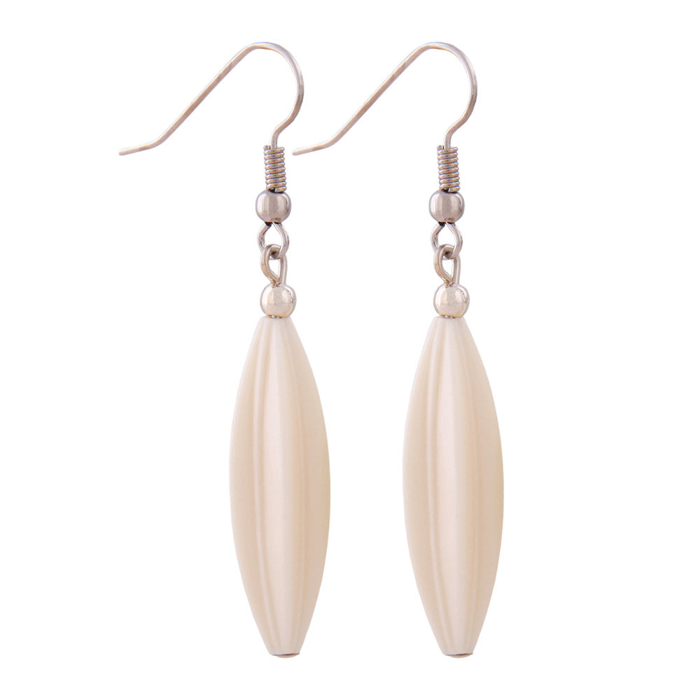 Ørebøjler øreringe 30x9mm rillet olivengrøn plastik beige