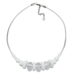 Kæde 3x rulle krystalklare facetterede plastikperler med silikoneledning hvid 48 cm