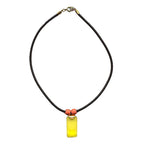 Kæde 25x10mm kvadratisk plastik gul 2 perler orange-mat skumgummi 45 cm