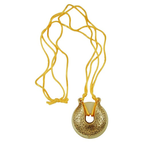 Halskæde 53mm Skive gul silkeagtig Amulet-tilbehør gammel guld plastik Atlas piping gul 90cm