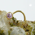 Næsestift 2,5 mm spiral med zirkonia, rundpink 18 karat guld