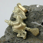 Vedhæng 20x22mm Witch matt-blank 9K GULD