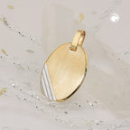 Vedhæng 18x13mm Graveringsplade oval bicolor rhodiumbelagt diamant 9K GULD