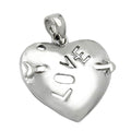 Vedhæng 21x21mm hjerte med pil og indskrift - LOVE - Skinnende rhodiumbelagt sølv 925