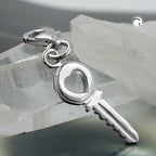 Vedhæng 17x7mm charm sikkerhedsnøgle med hjerte Sølv 925