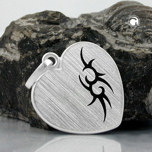 Vedhæng 23x22mm hjerte med stammesort lakeret Frosted Silver 925
