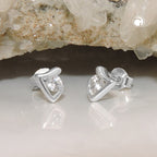 Ørestikker 7x5mm trekantet skinnende med zirkonia sølv 925